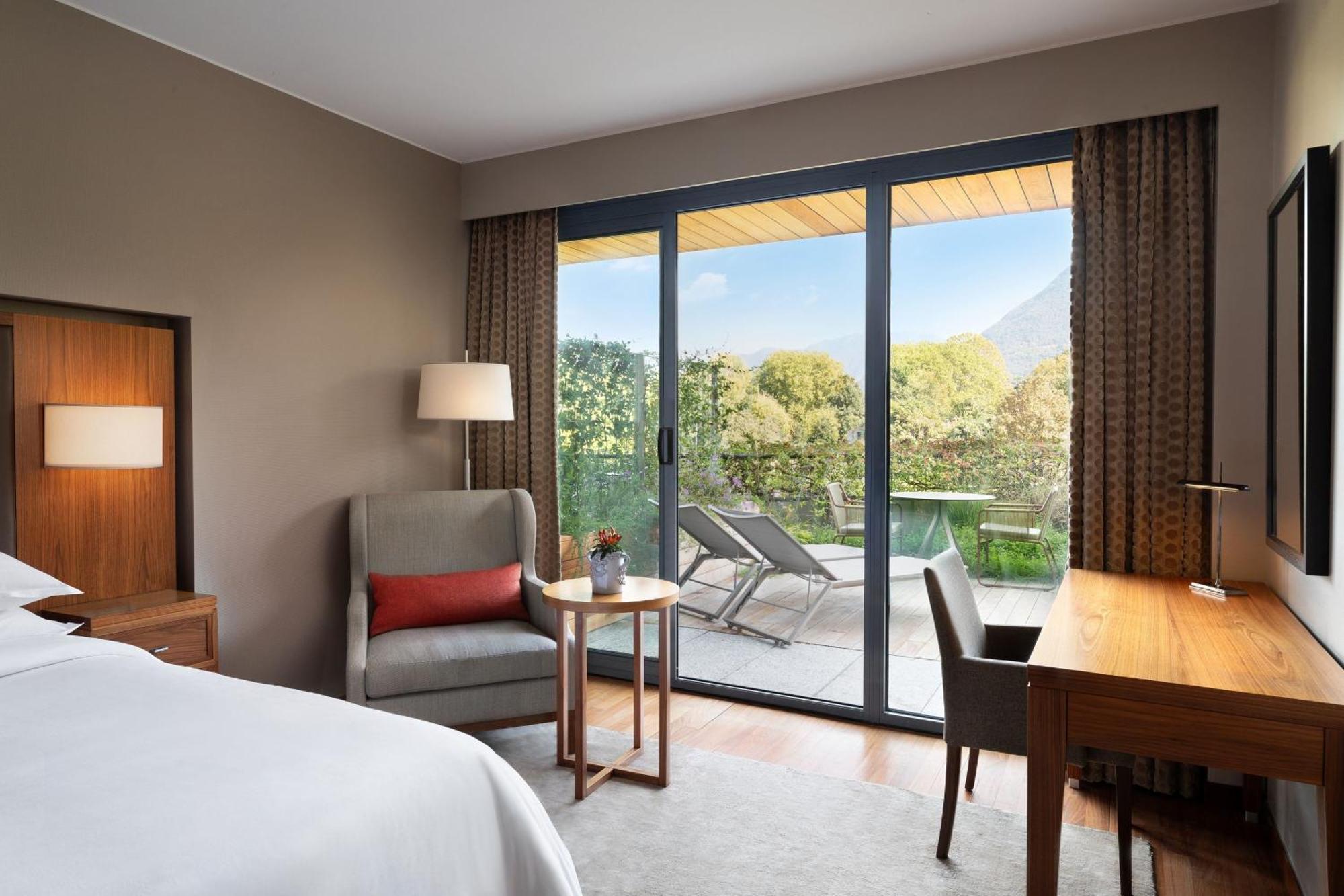 Sheraton Lake Como Hotel Esterno foto