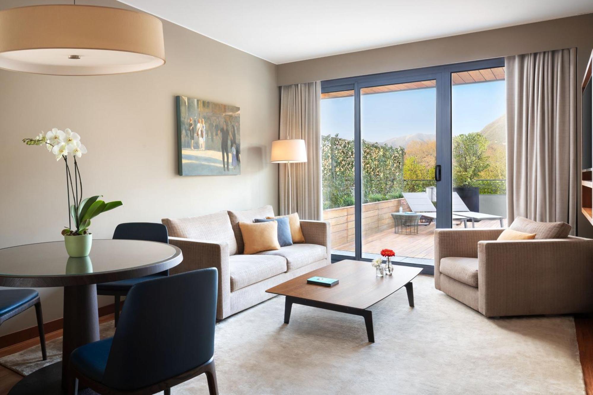 Sheraton Lake Como Hotel Esterno foto