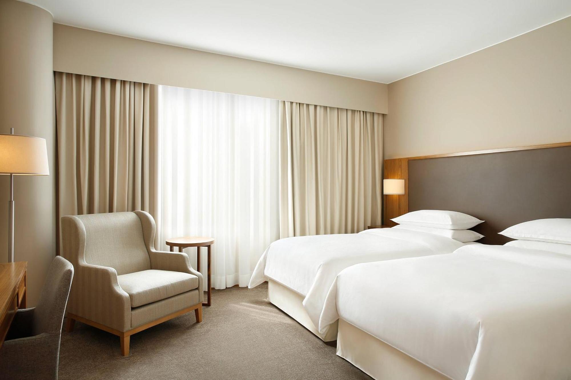 Sheraton Lake Como Hotel Esterno foto