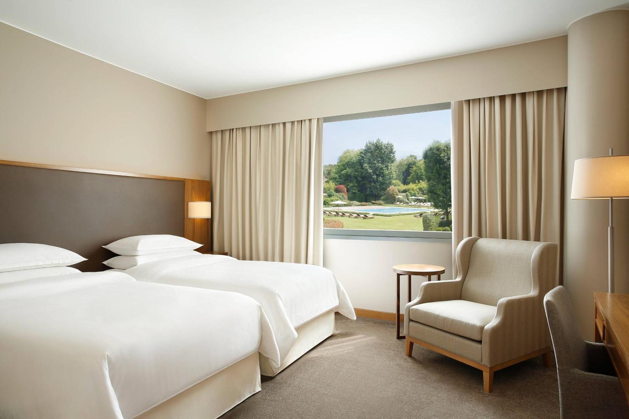 Sheraton Lake Como Hotel Esterno foto